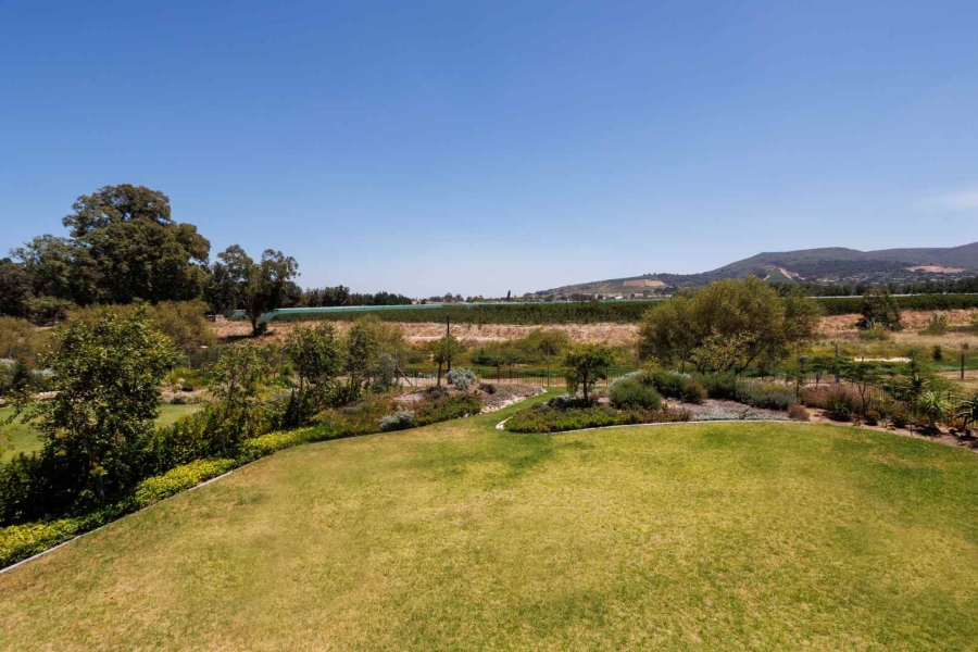 To Let 5 Bedroom Property for Rent in Val De Vie Estate Western Cape